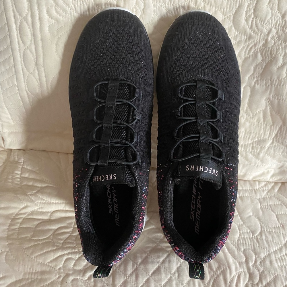 Skechers Virtue Sneakers